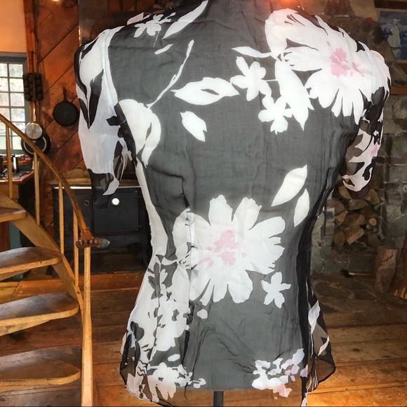 Beautiful silk Elie Tahari blouse - Picture 7 of 10